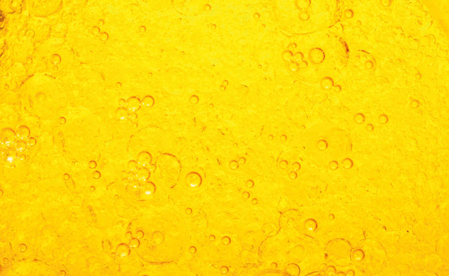 Minerale olie in verzorgingsproducten. Waarom is dat geen goed idee.