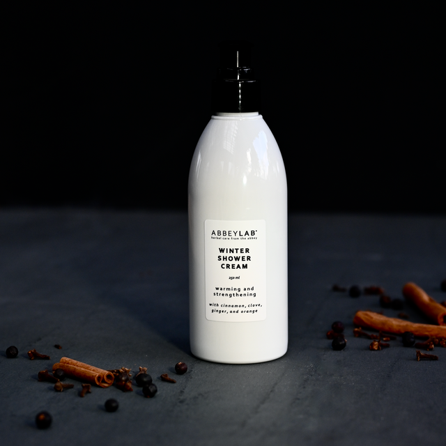 AbbeyLab Winter Showercream – 100% natuurlijke, rijke douchecrème met warme geur voor een verzorgende en hydraterende douche-ervaring (200 ml)