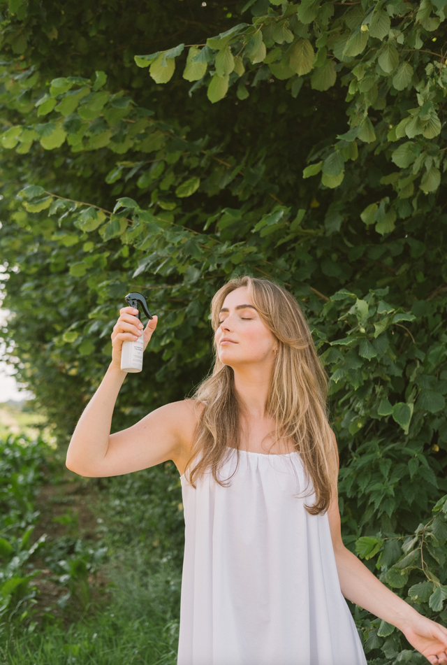 Hydraterende facemist met rozenwater, helpt tegen acne en onzuiverheden 